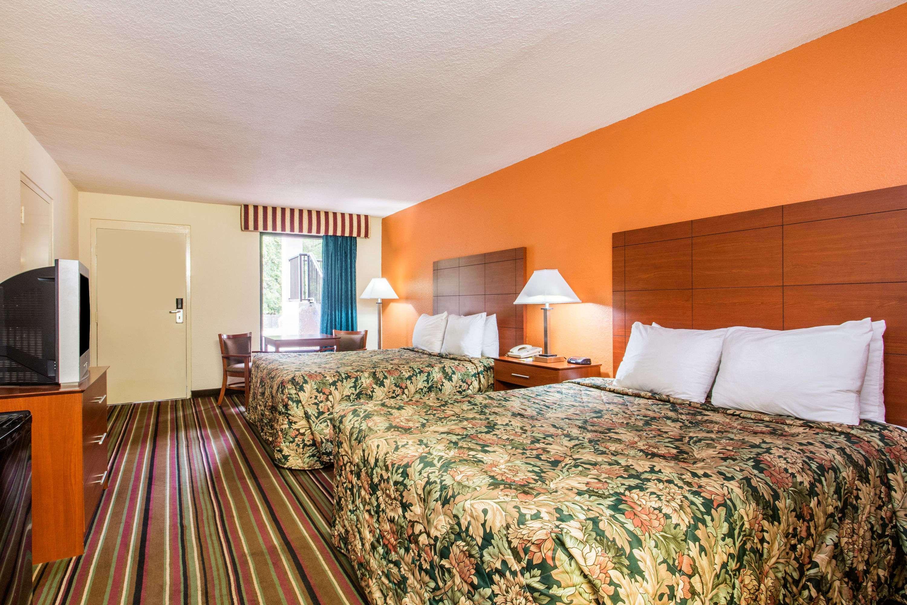 Days Inn By Wyndham Lake City I-10 Exterior photo